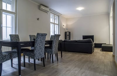 Location d’un appartement meublé de 3 pièces, 84 m², en centre-ville, Belgrade, Serbie